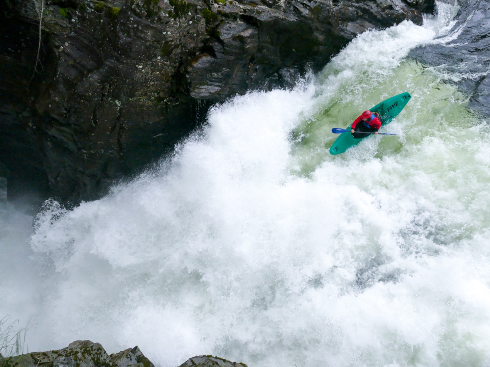 Money drop, Norway, kayaking the waterfall.